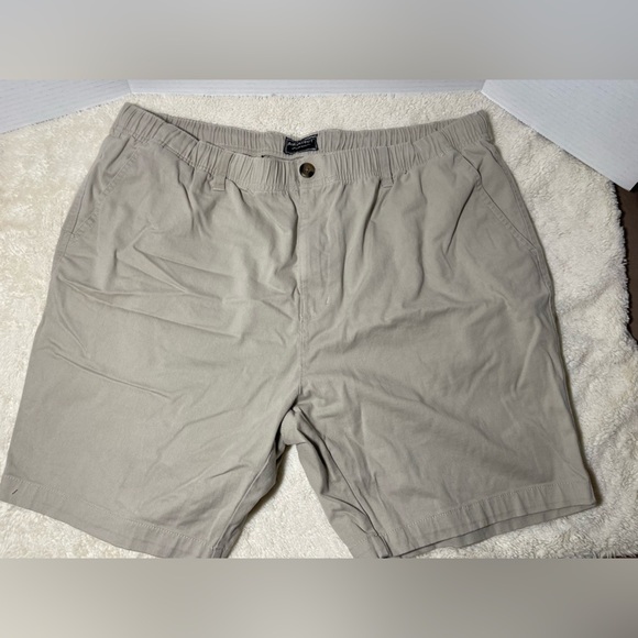 Architect Men's Beige Flat Front Shorts - Picture 1 of 7